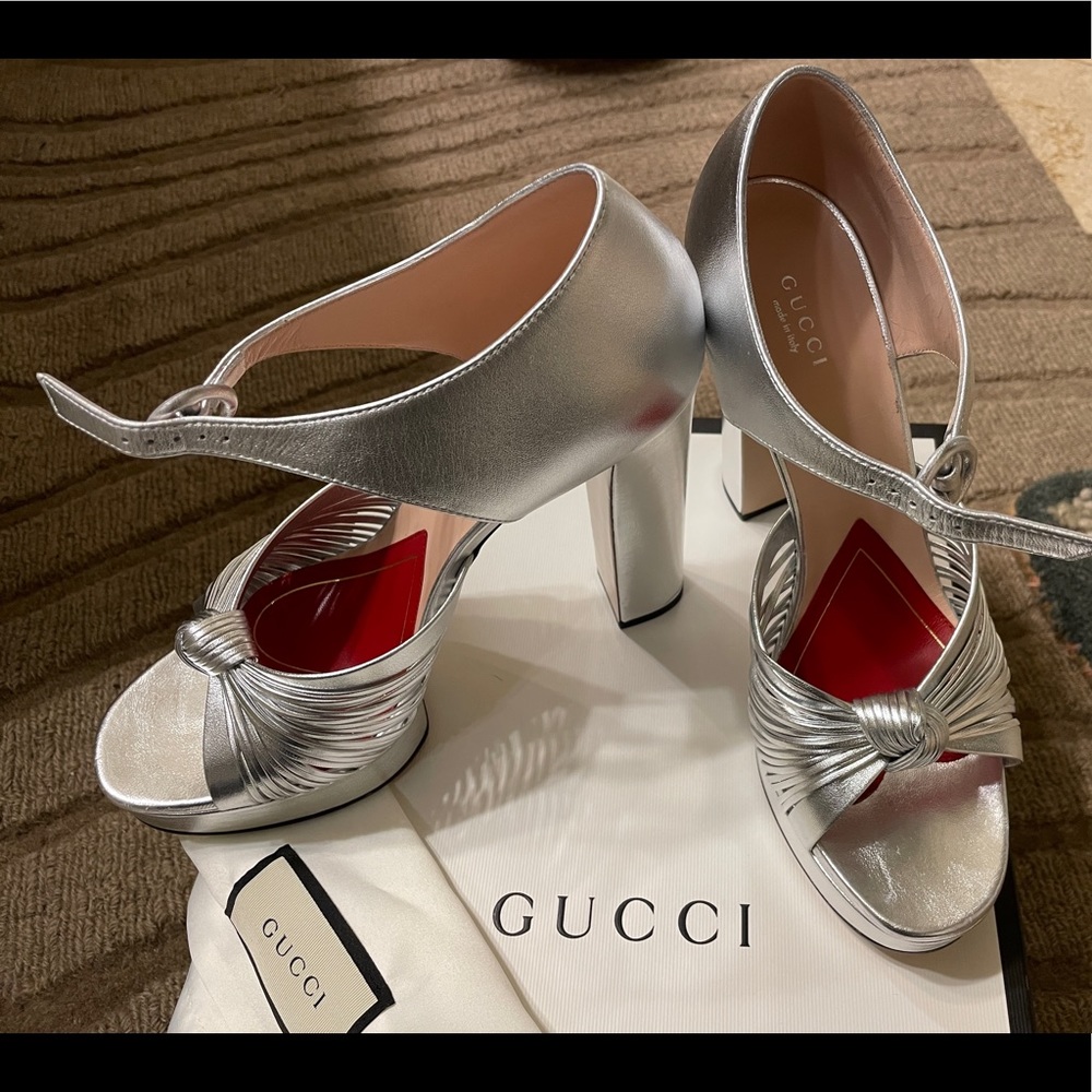 Gucci Silver Metallic Nappa Crawford knotted sandals size 41 NIB